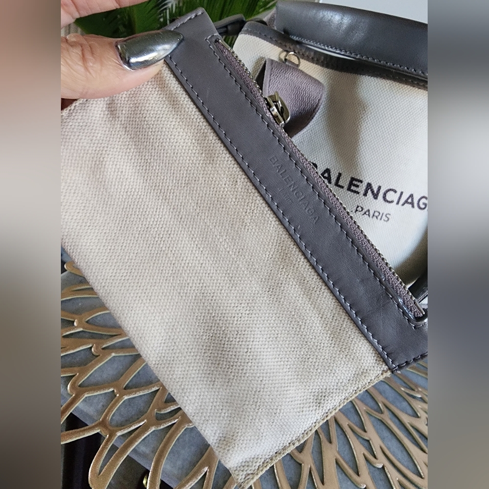 Authentic Balenciaga Cabas Grey tote bag - Picture 4 of 12